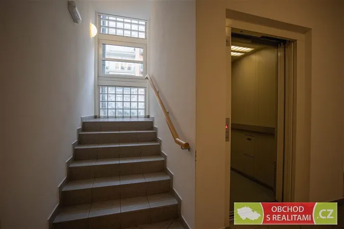 Pronájem bytu 2+kk, Praha, Janýrova, 57 m2