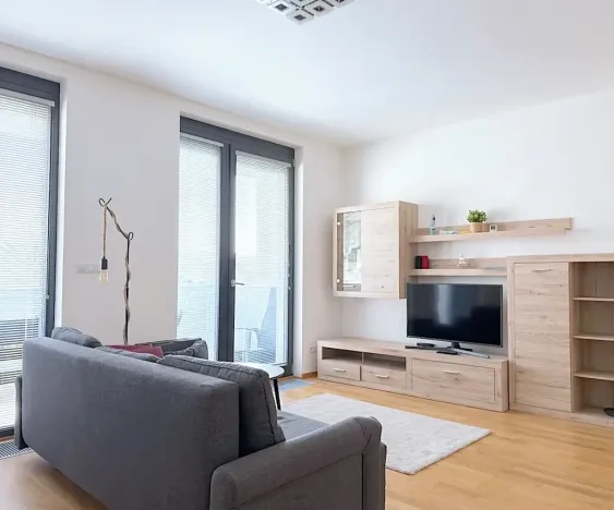 Pronájem bytu 2+kk, Praha - Holešovice, Osadní, 66 m2