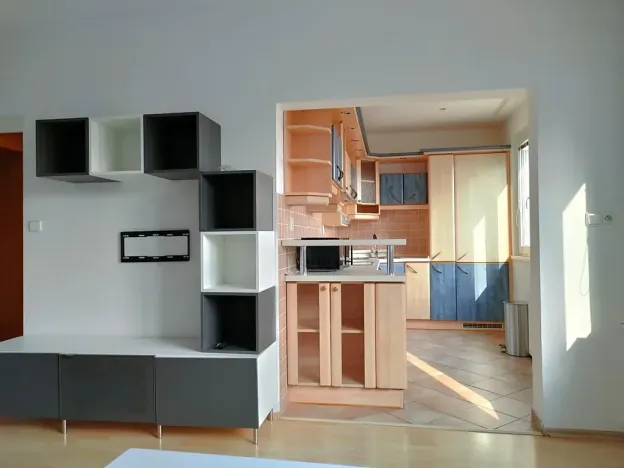 Pronájem bytu 2+1, Praha - Malešice, Počernická, 53 m2