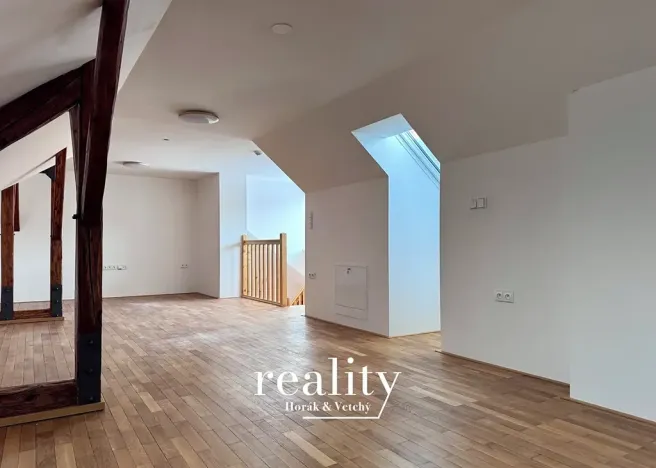 Pronájem atypického bytu, Moravské Budějovice, Gymnazijní, 73 m2