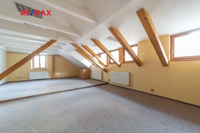 Prodej komerční nemovitosti, Šumperk, nám. Míru, 200 m2