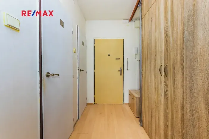 Prodej bytu 1+kk, Praha - Prosek, Vysočanská, 37 m2