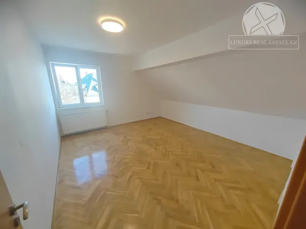 Pronájem bytu 3+1, Praha - Dejvice, Kladenská, 87 m2