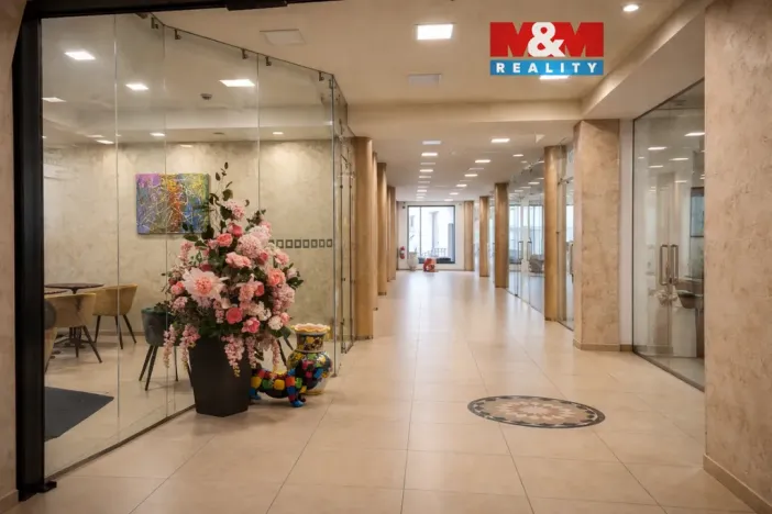 Pronájem obchodního prostoru, Benešov, Masarykovo náměstí, 38 m2