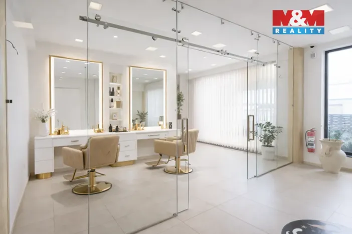 Pronájem obchodního prostoru, Benešov, Masarykovo náměstí, 38 m2