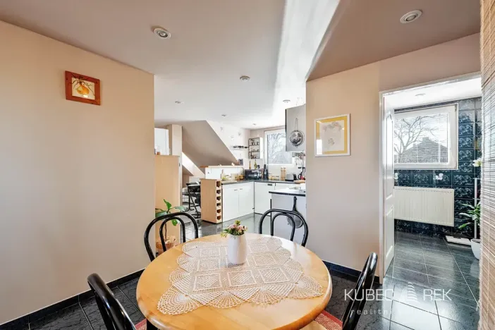 Prodej rodinného domu, Malšice, Lomská, 240 m2