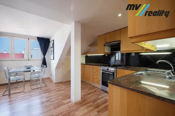 Pronájem atypického bytu, Praha - Nové Město, Malá Štěpánská, 129 m2