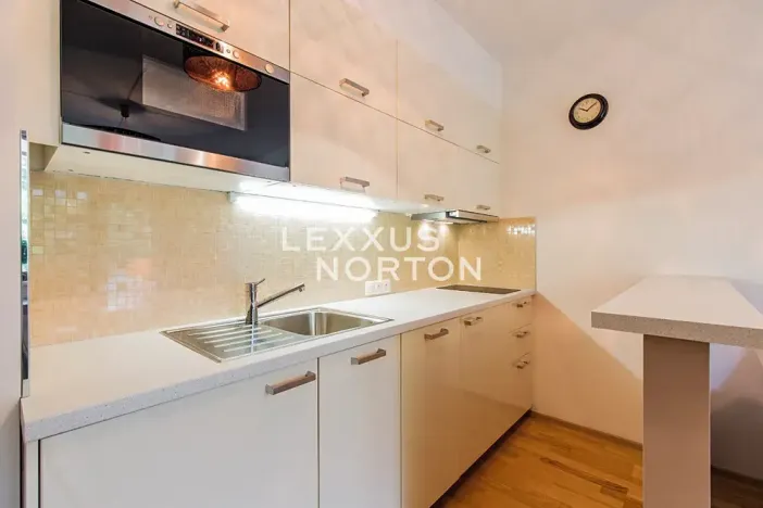 Pronájem bytu 2+kk, Praha - Veleslavín, Pod dvorem, 37 m2