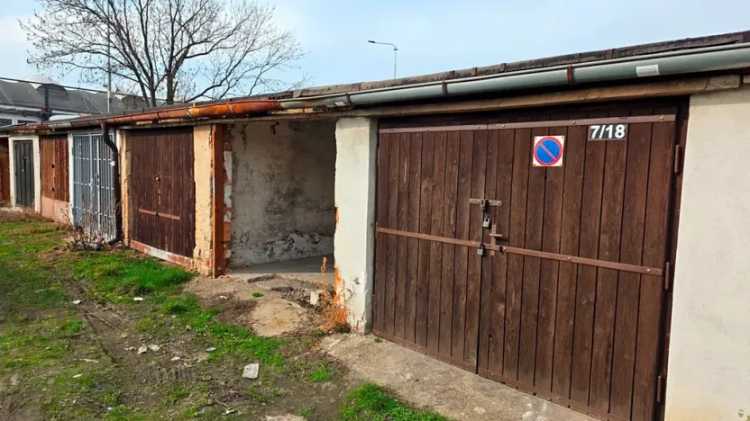 Prodej garáže, Praha - Michle, Novobohdalecká, 18 m2