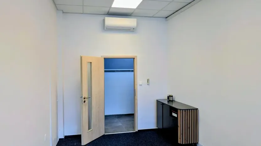 Pronájem kanceláře, Brno - Horní Heršpice, Traťová, 15 m2