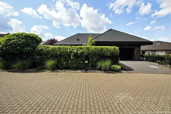 Prodej rodinného domu, Babice, Lomená, 293 m2