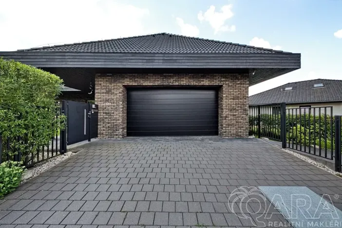 Prodej rodinného domu, Babice, Lomená, 293 m2