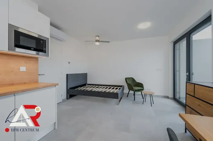 Pronájem bytu 1+kk, Brno, Bratislavská, 28 m2