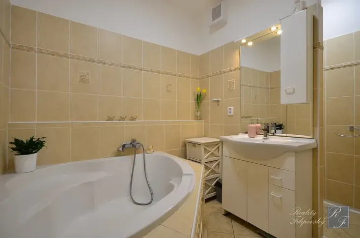 Prodej bytu 2+1, Chlumec, Stradovská, 64 m2