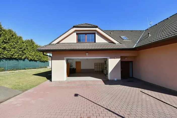 Prodej rodinného domu, Horoměřice, 350 m2
