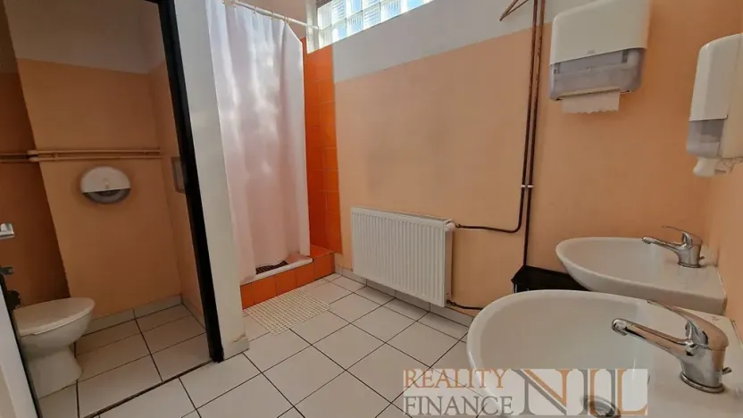 Pronájem skladu, Plzeň, 1074 m2