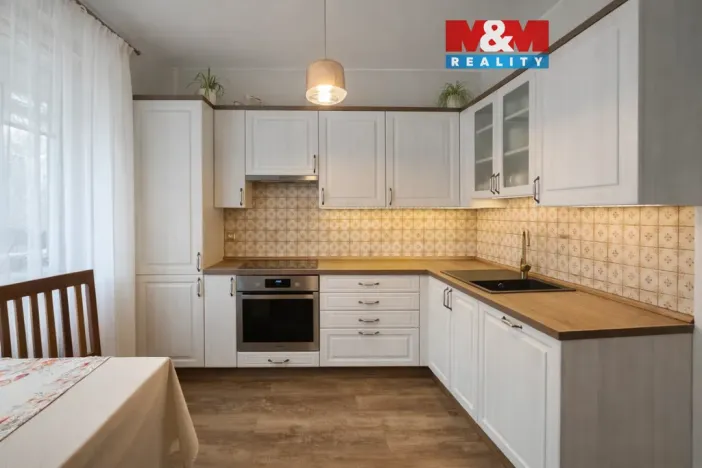 Prodej bytu 2+1, Ostrava - Poruba, Hlavní třída, 64 m2