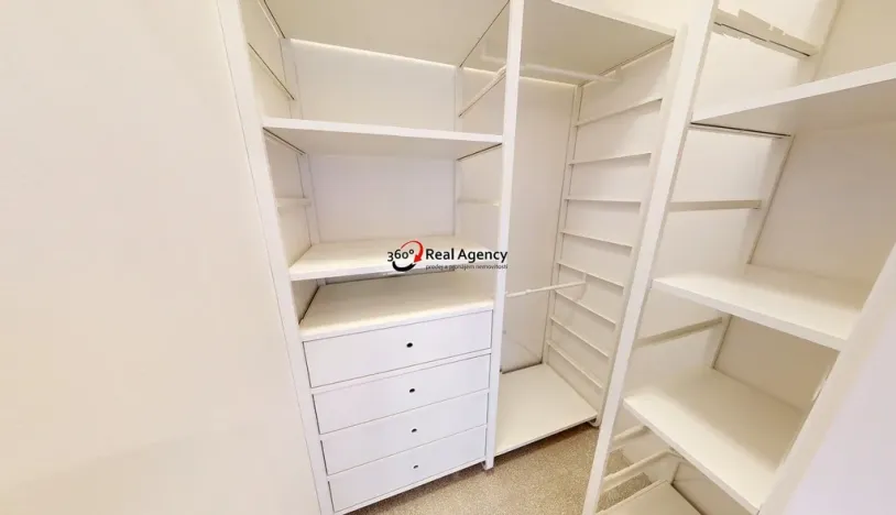 Pronájem bytu 2+kk, Praha - Nusle, Jaromírova, 52 m2