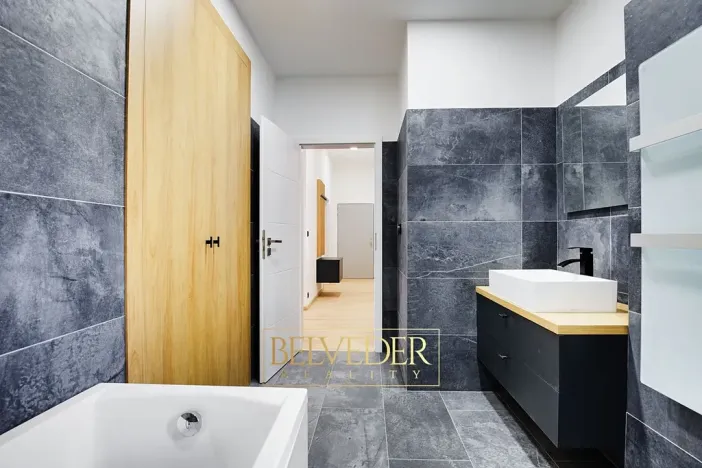 Pronájem bytu 2+kk, Teplice, Vrázova, 67 m2