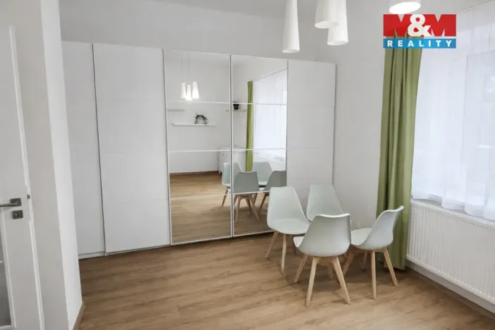 Pronájem bytu 2+kk, Jinočany, Náměstí 5. května, 43 m2