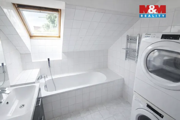 Pronájem bytu 4+1, Jinočany, Náměstí 5. května, 127 m2