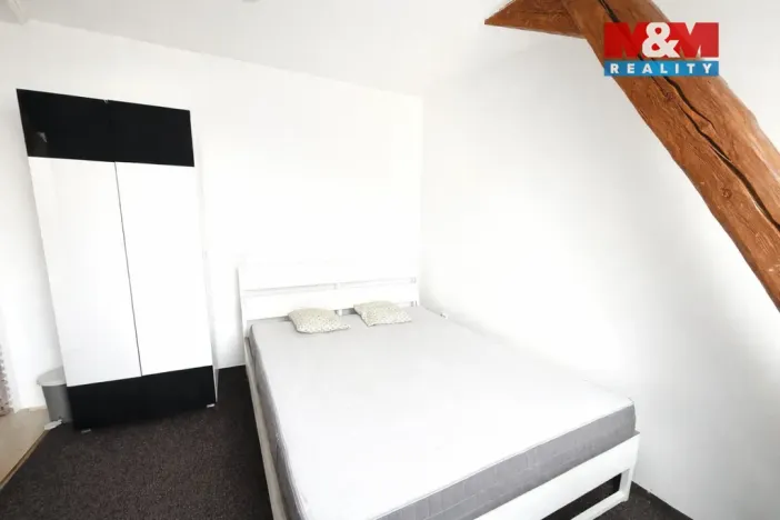 Pronájem bytu 1+kk, Jinočany, Náměstí 5. května, 19 m2