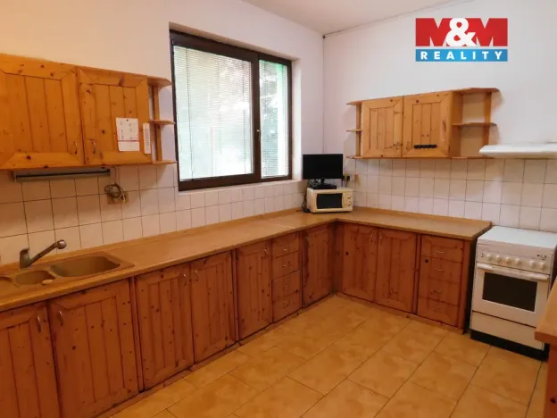 Prodej ubytování, Březí, Na štěrkách, 208 m2