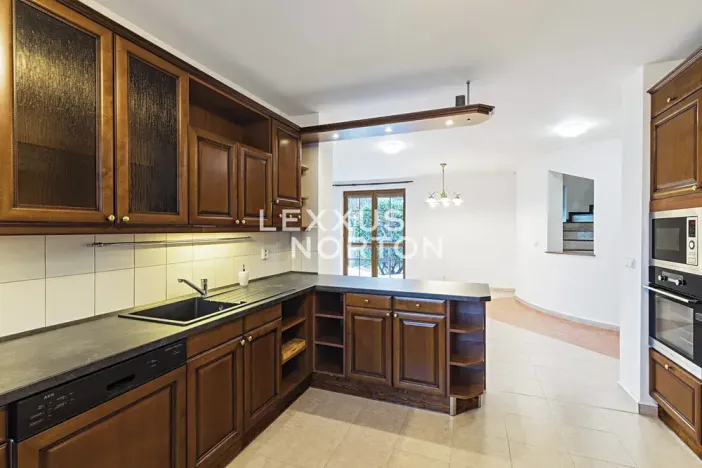 Pronájem vily, Praha - Nebušice, Druhého odboje, 384 m2