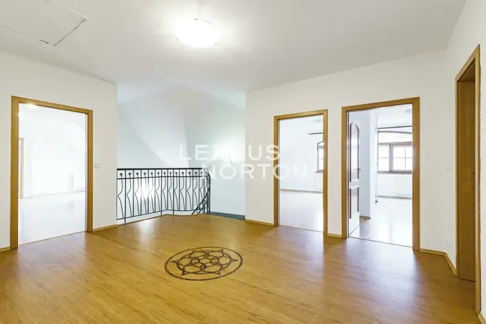 Pronájem vily, Praha - Nebušice, Druhého odboje, 384 m2