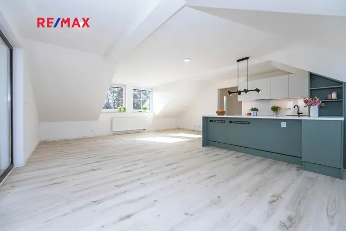 Pronájem bytu 2+kk, Dobříč, 80 m2