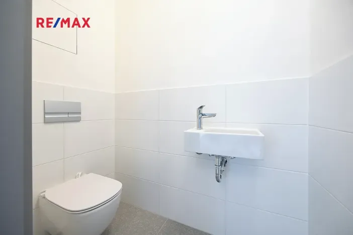 Pronájem bytu 2+kk, Praha - Modřany, Kolmanova, 56 m2