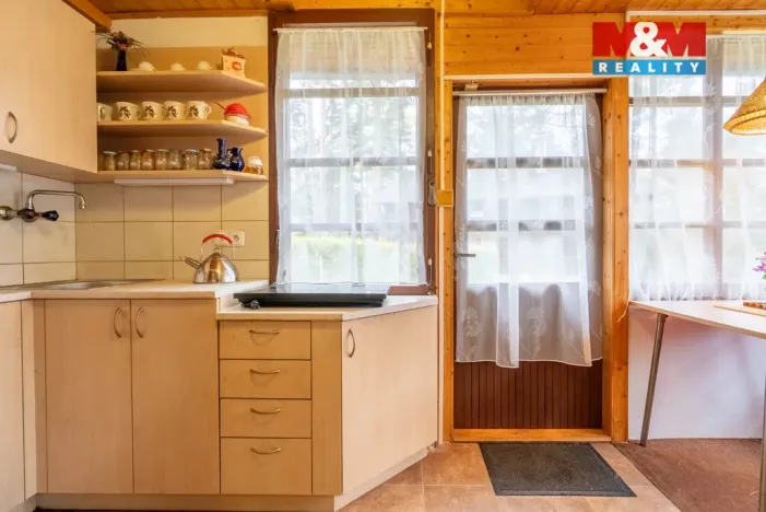 Prodej chaty, Jesenice, U Velkého rybníka, 27 m2