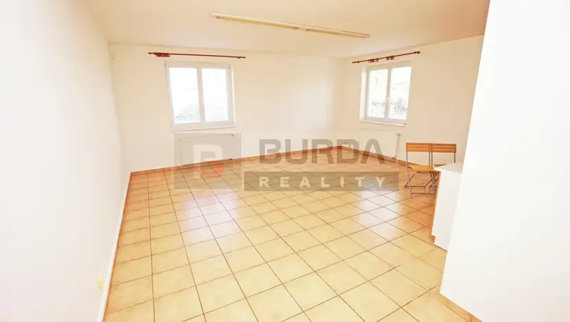 Pronájem kanceláře, Neratovice, 514 m2