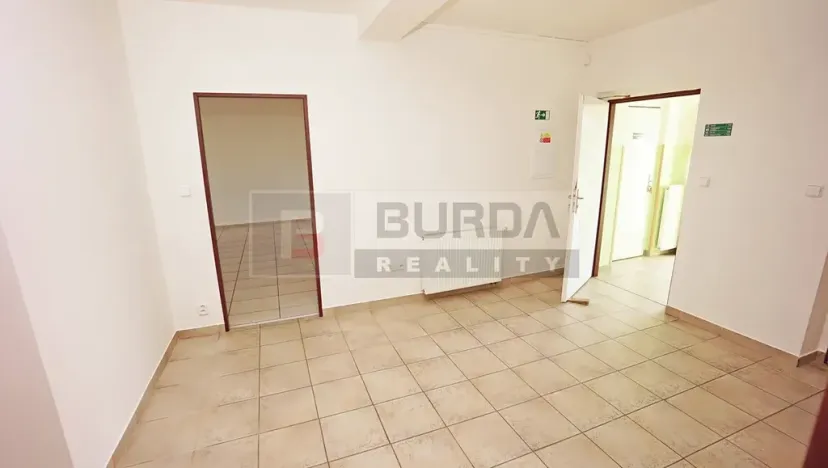 Pronájem kanceláře, Neratovice, 514 m2