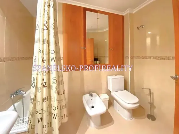 Prodej vícegeneračního domu, Torrevieja, Španělsko, 91 m2