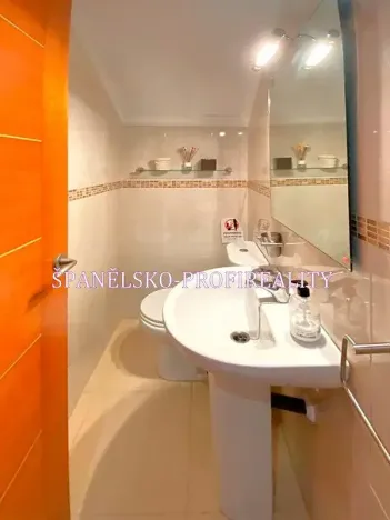 Prodej vícegeneračního domu, Torrevieja, Španělsko, 91 m2