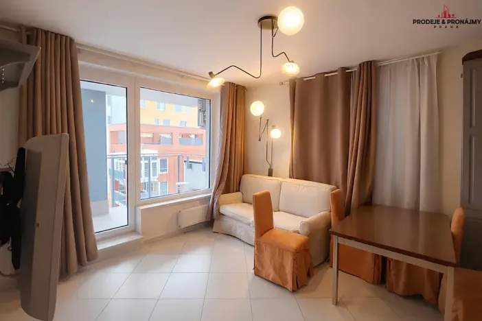 Pronájem bytu 2+kk, Praha - Vysočany, Pod Harfou, 55 m2