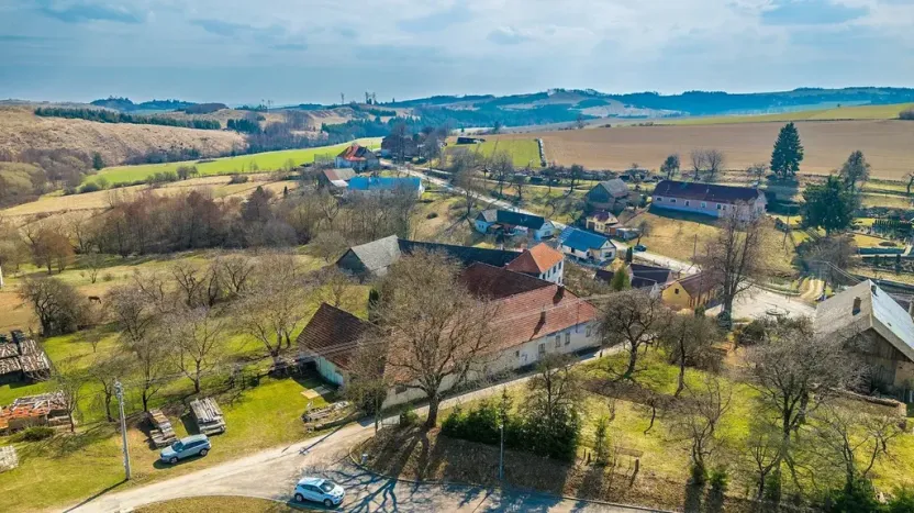 Prodej zemědělské usedlosti, Radonín, 185 m2
