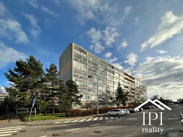 Prodej bytu 3+1, Praha - Podolí, Kaplická, 61 m2