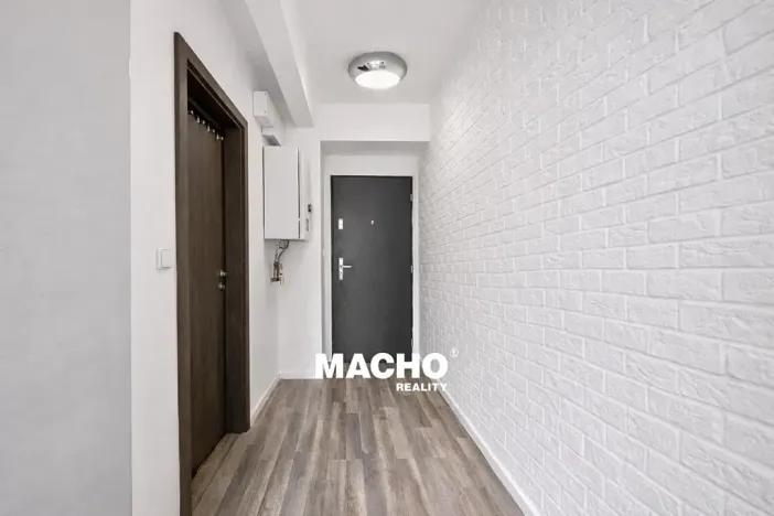 Pronájem bytu 1+1, Praha - Modřany, Karasova, 45 m2