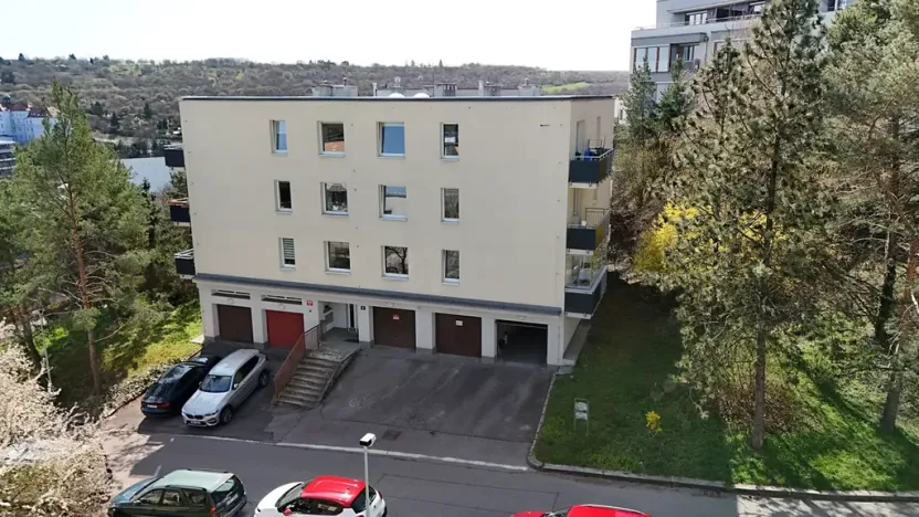 Prodej garáže, Praha - Smíchov, Štorkánova, 17 m2