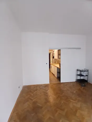 Pronájem bytu 1+kk, Praha - Vinohrady, Vinohradská, 33 m2