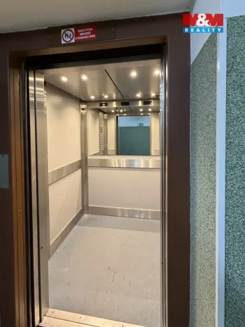 Prodej bytu 2+kk, Praha - Stodůlky, Běhounkova, 38 m2