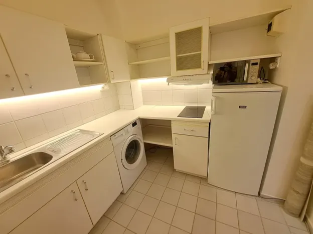 Pronájem bytu 1+kk, Hradec Králové, Buzulucká, 30 m2