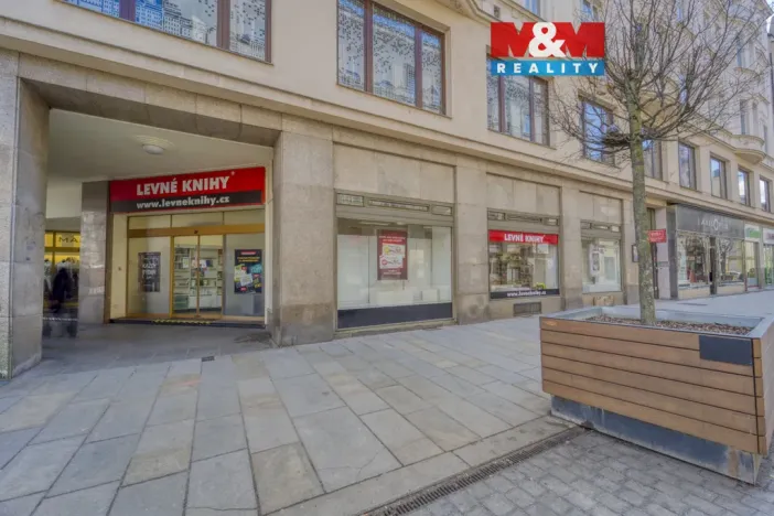 Pronájem obchodního prostoru, Plzeň - Vnitřní Město, Bedřicha Smetany, 304 m2