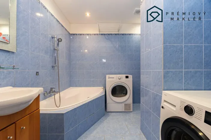 Prodej bytu 3+1, Bystřany, Pražská, 79 m2