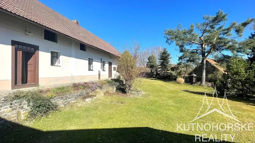 Pronájem chalupy, Čestín, 350 m2