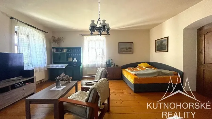 Pronájem chalupy, Čestín, 350 m2