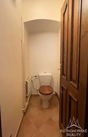 Pronájem chalupy, Čestín, 350 m2