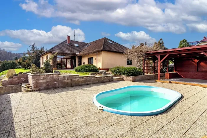 Prodej rodinného domu, Králův Dvůr, 262 m2